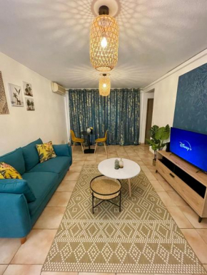 Le Toucan Tropical, F2 bis emplacement central